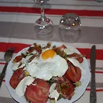 Le Relais De Chantecor 3*