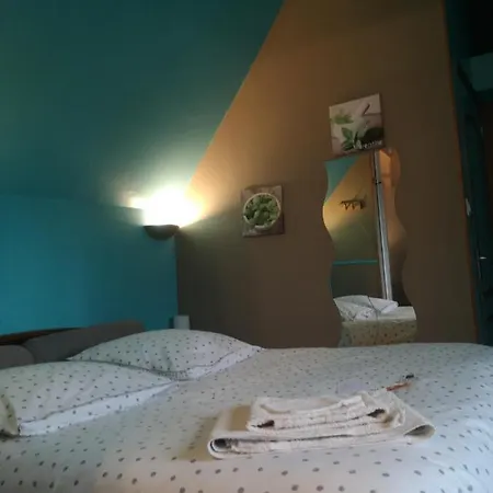 Le Relais De Chantecor 3*