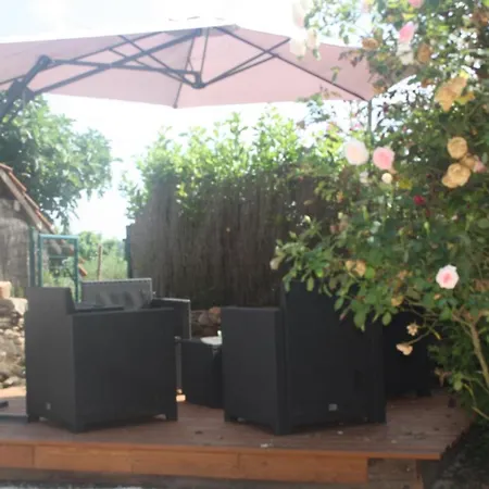 ベッド・アンド・ブレックファスト Le Relais De Chantecor La Coquille