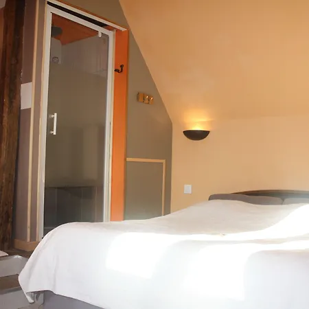 Le Relais De Chantecor 3*