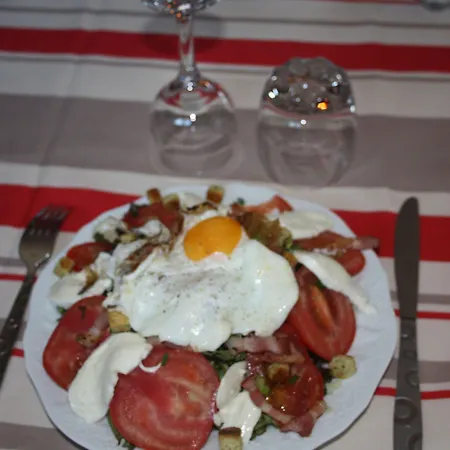 Le Relais De Chantecor 3*