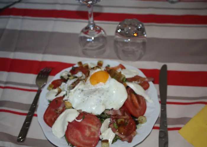 Le Relais De Chantecor 3*