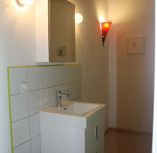 Oda ve Kahvaltı Le Relais De Chantecor 3*