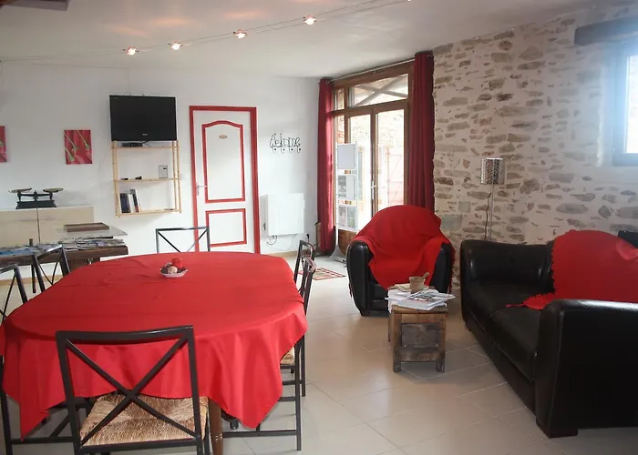 Le Relais De Chantecor 3*